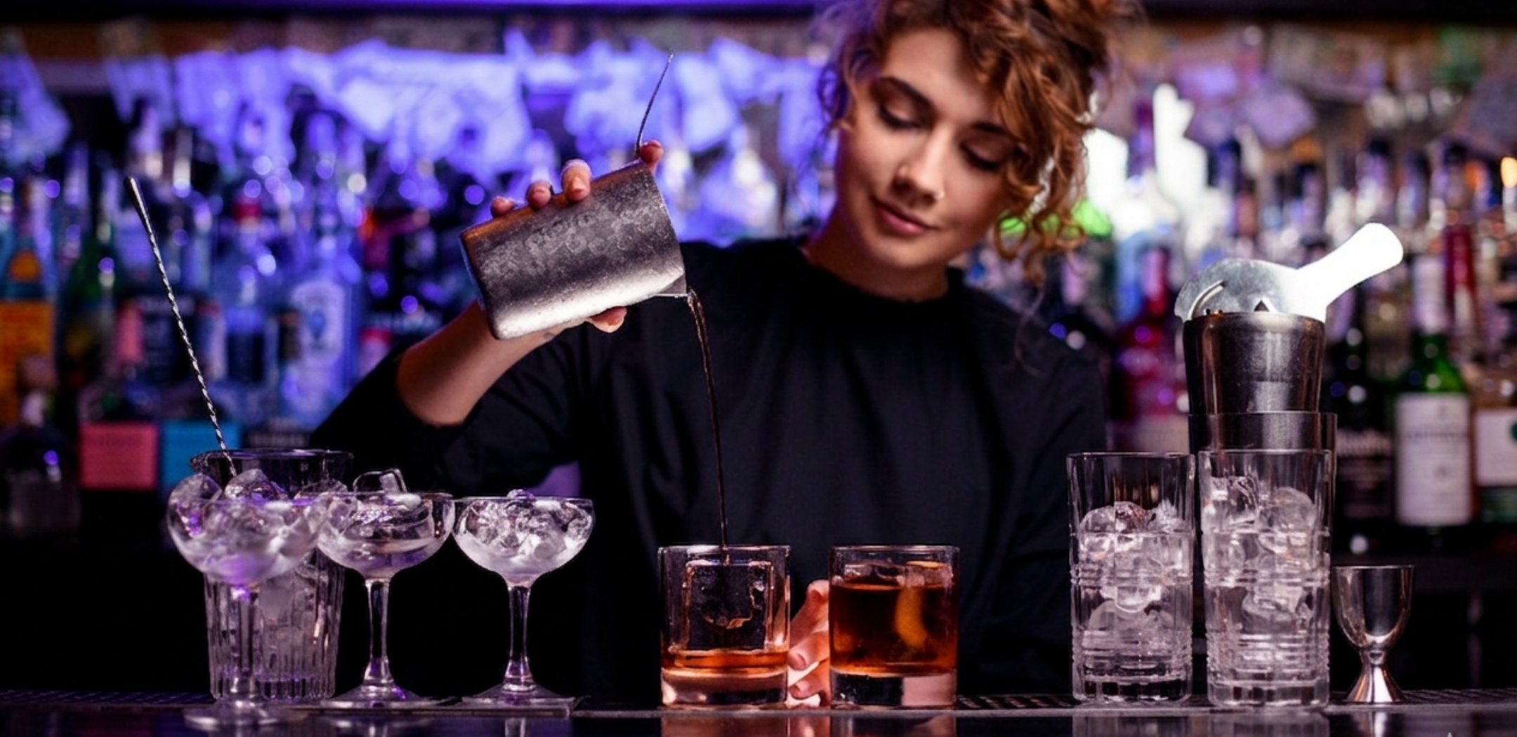 Bartender a trabalhar